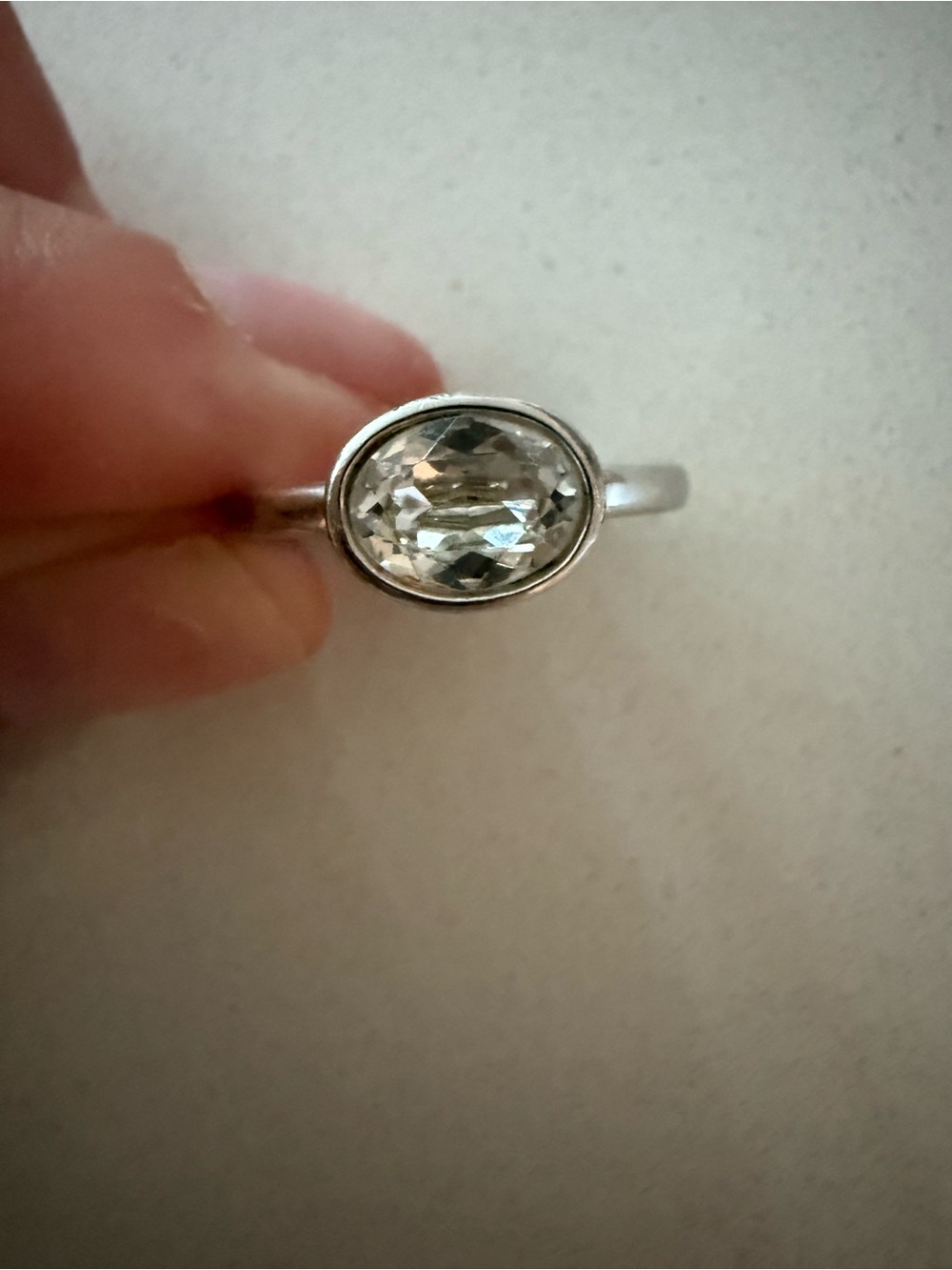 Swarovki crystal Clear Oval Gemstone Ring - size 58/8